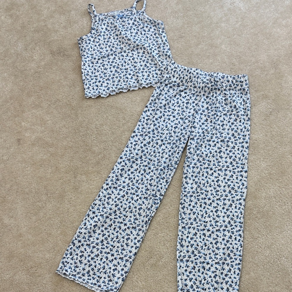 Kids Art Class M (8) Floral Two-Piece Pajama Set - White with Blue Floral Print